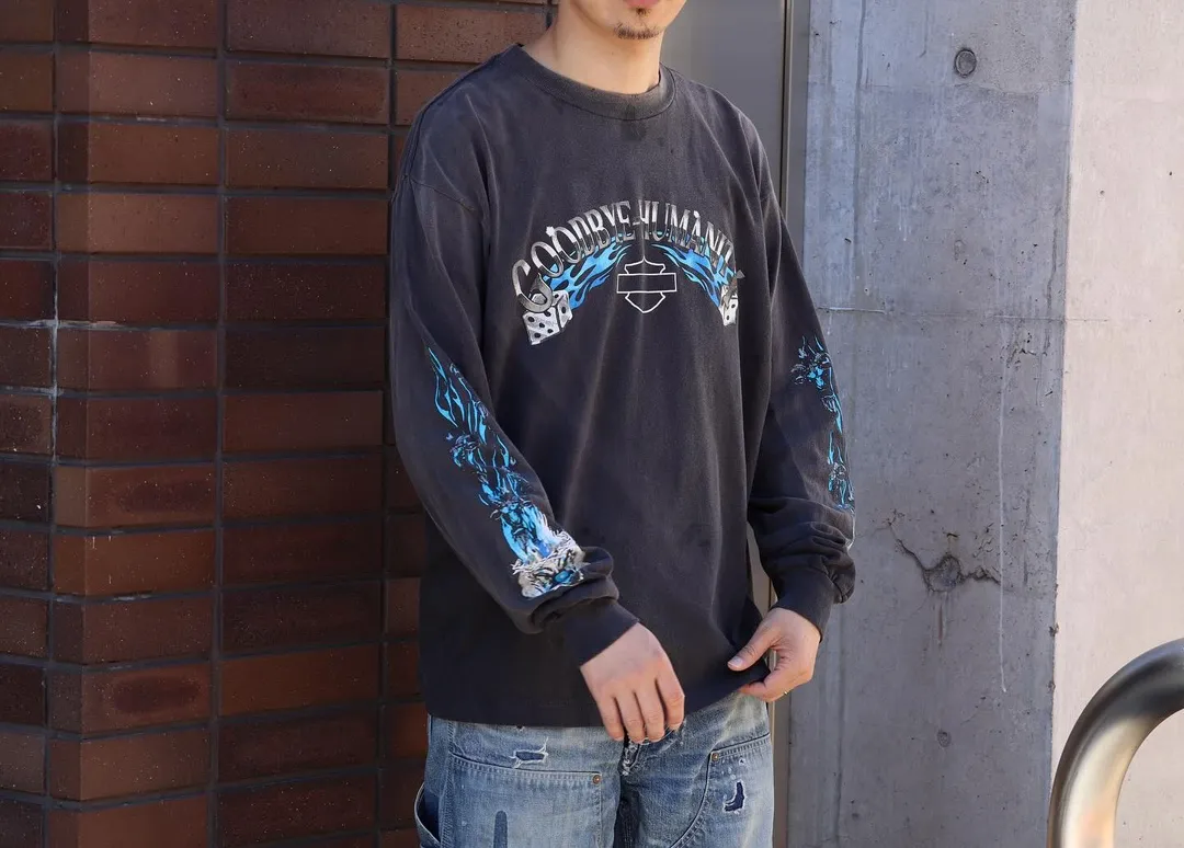 SAINT Mxxxxxx LS TEE/BTFL BASTARS/BLK flame dice distressed long sleeves, washed black S-XL, look for cylindrical fabrics without side seams, don’t buy open ones anymore, boring Assute ready-made garments dyed, all parts faded with spray paint/dirty with hand-made graffiti, collar and cuffs frayed, many hangings/original level printing restored, customized new markings/accessories complete, with little angel anti-counterfeiting label